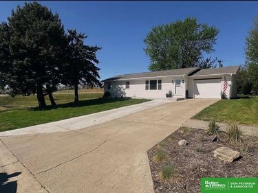 514 S Summit Avenue, Hartington, NE 68739