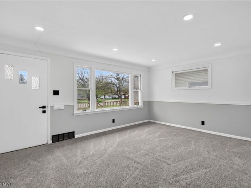 568 Heather Lane, Bedford, OH 44146 Photo 10