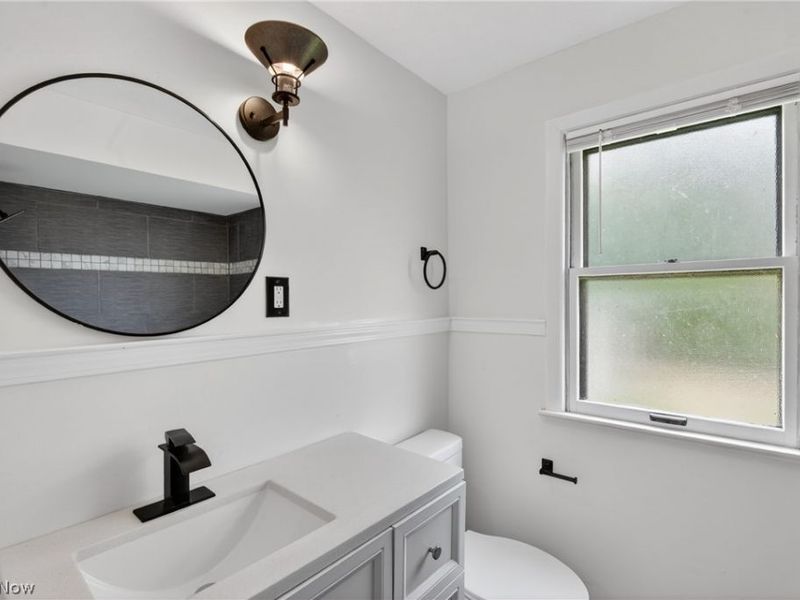 568 Heather Lane, Bedford, OH 44146 Photo 13