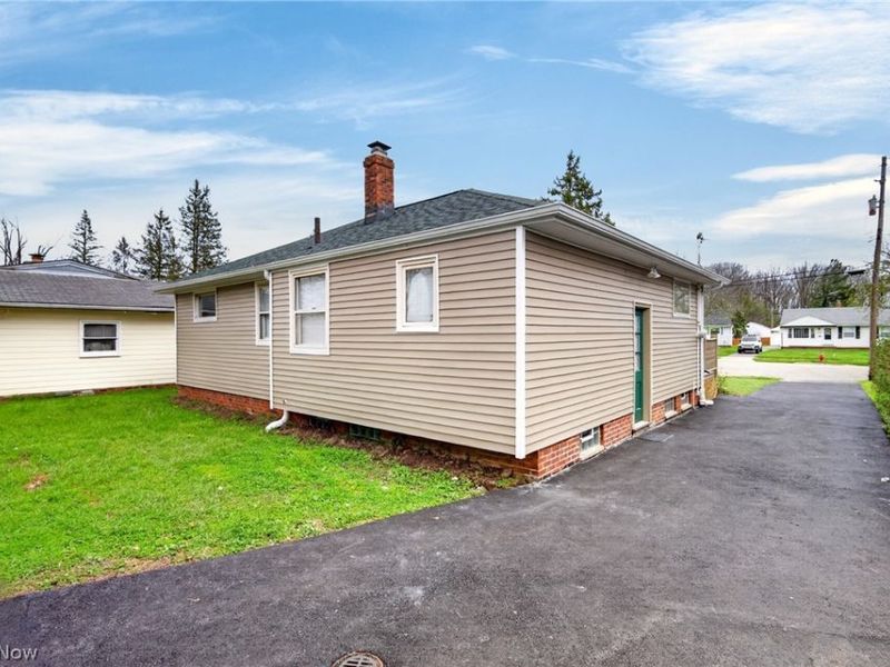 568 Heather Lane, Bedford, OH 44146 Photo 19