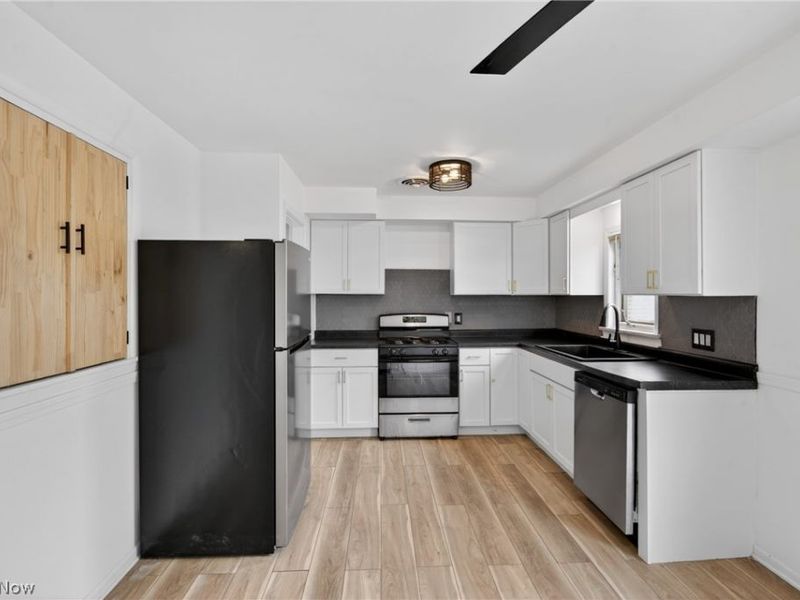 568 Heather Lane, Bedford, OH 44146 Photo 5