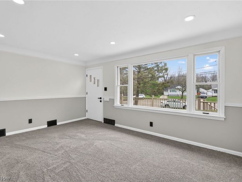 568 Heather Lane, Bedford, OH 44146 Photo 8