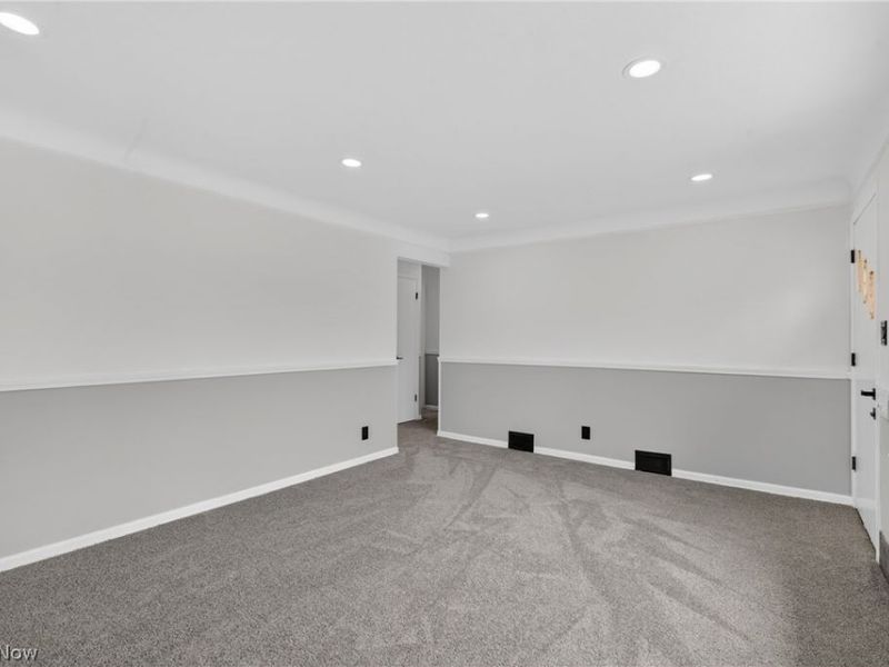 568 Heather Lane, Bedford, OH 44146 Photo 9