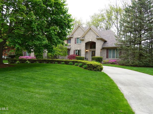 29864 St Andrews Road, Perrysburg, OH 43551