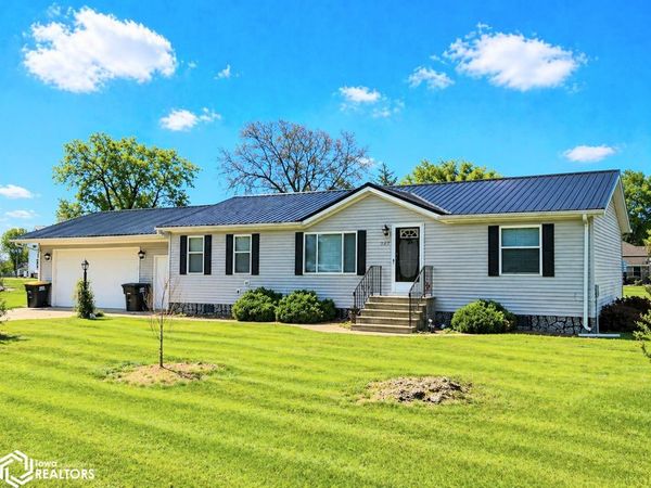 925 Lyon Street, Murray, IA 50174