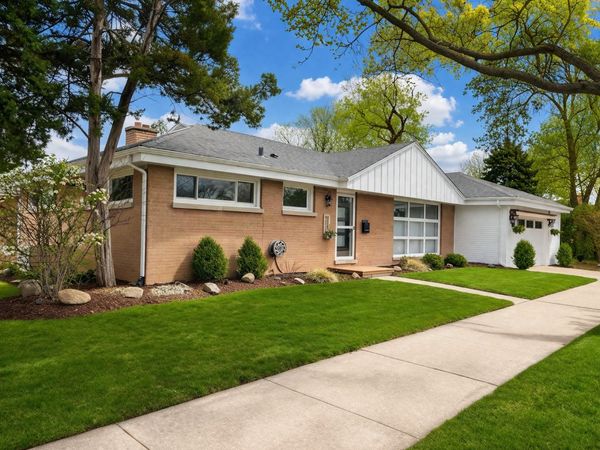 6803 N KEELER Avenue , Lincolnwood, IL 60712