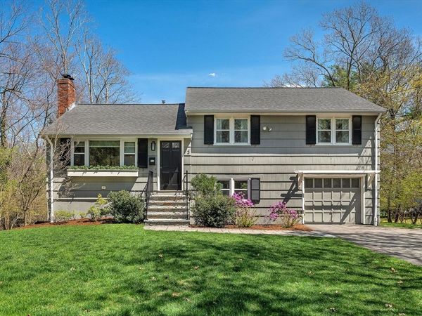 72 Oakcrest Rd, Needham, MA 02492