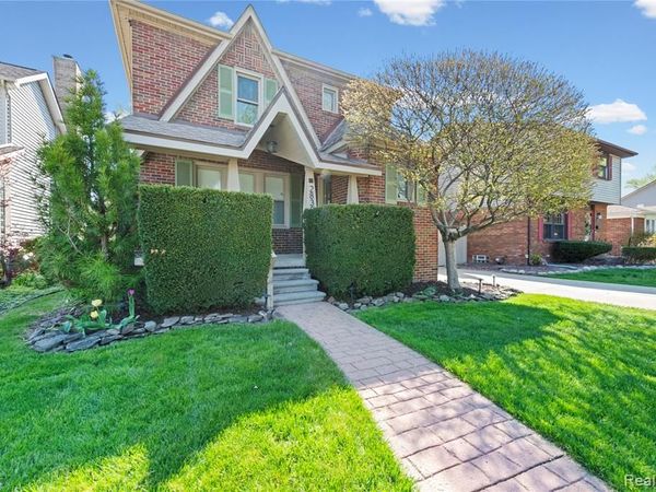 2835 Parkwood Street, Trenton, MI 48183