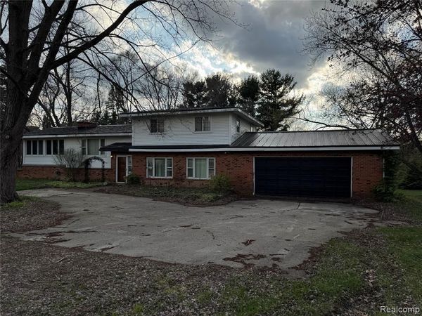 226 S Burkhart Road, Marion Twp, MI 48843