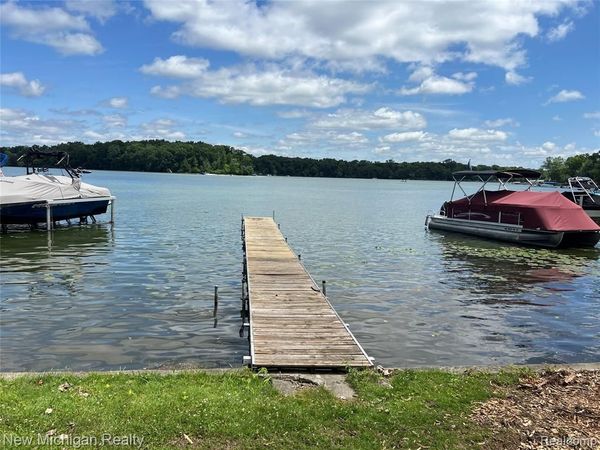 7920 Detroit Boulevard , West Bloomfield Twp, MI 48323