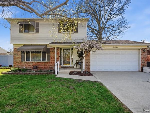 24924 W Magdalena Street, Harrison Twp, MI 48045