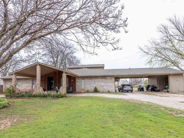 307 3rd Street, Morrison, OK 73061