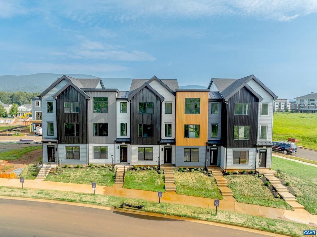 14a Larkin Ave, Crozet, VA 22932 Main Photo