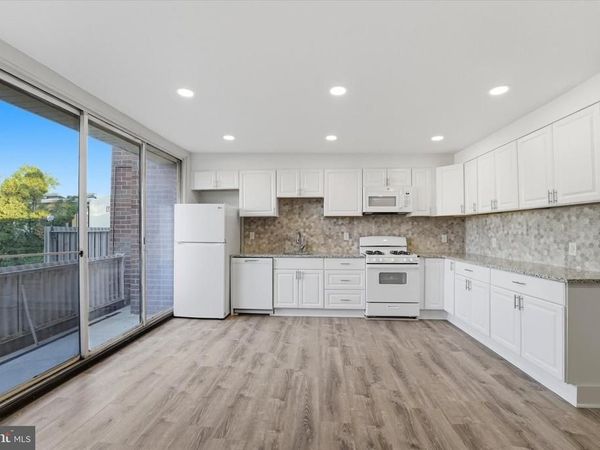 100 E GLENOLDEN AVENUE , Unit R-10, GLENOLDEN, PA 19036