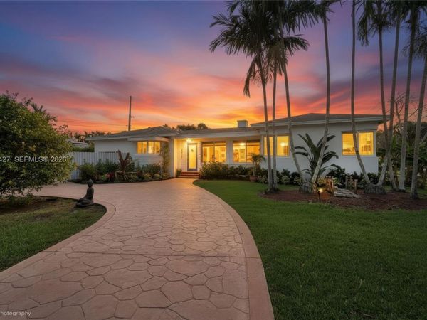 5889 Devonshire Blvd , Miami, FL 33155