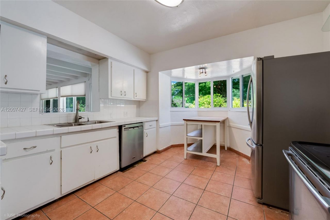5889 Devonshire Blvd, Miami, FL 33155 Photo