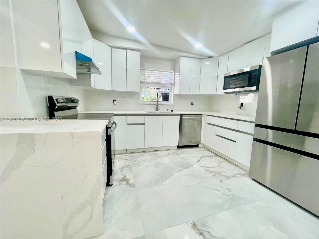1649 NE 8th Ave , Fort Lauderdale, FL 33305 Photo