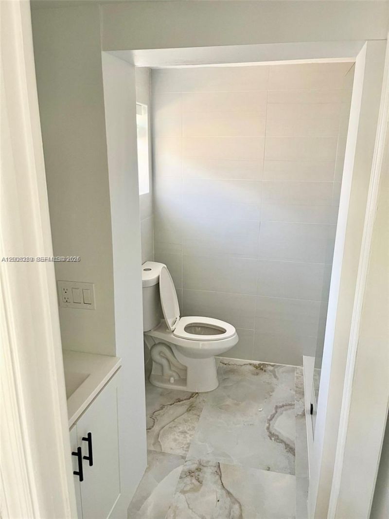 1649 NE 8th Ave, Unit 1, Fort Lauderdale, FL 33305 Photo
