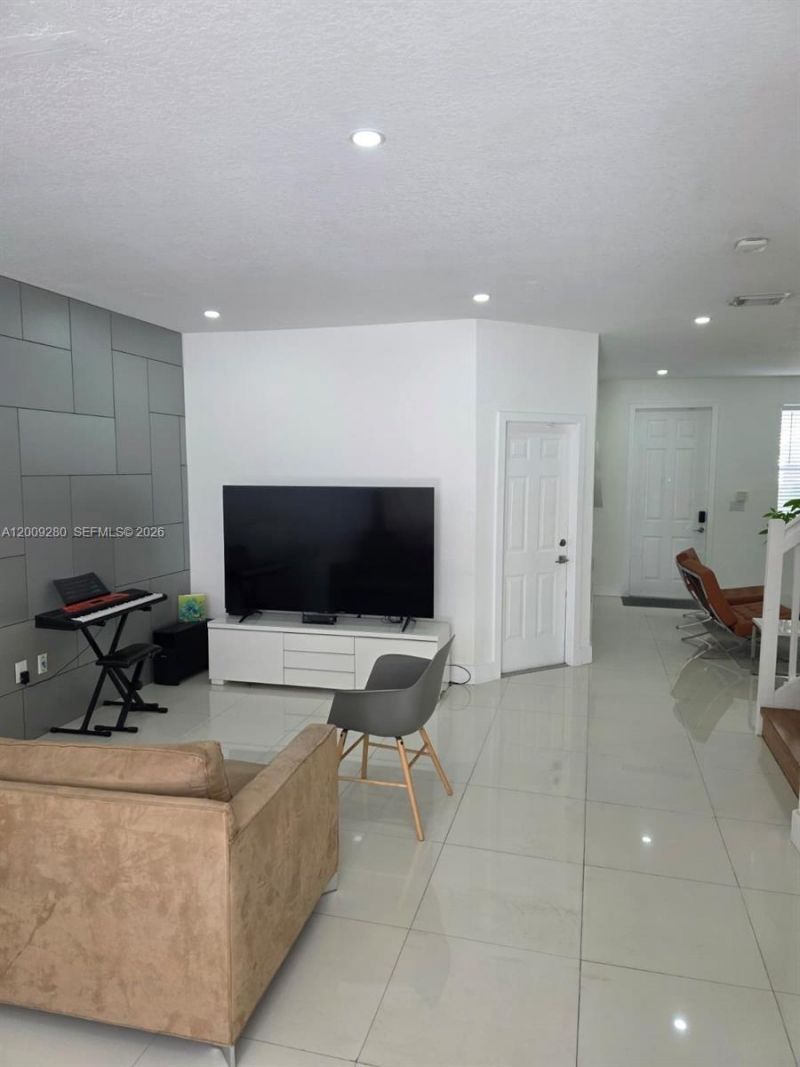 7841 NW 116th Pl , Doral, FL 33178 Photo