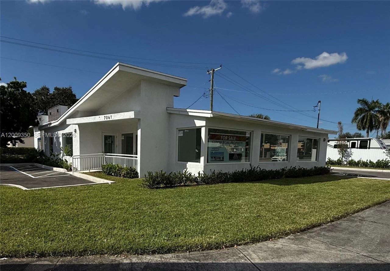 7061 Taft St , Hollywood, FL 33024 Photo