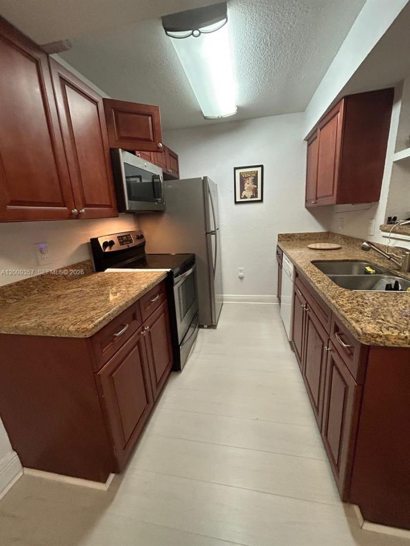 15551 SW 104th Ter , Unit 814, Miami, FL 33196 Photo
