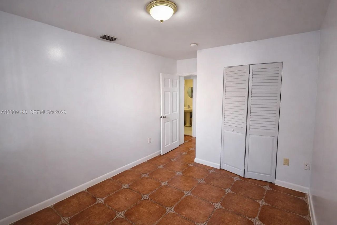 2544 SW 20th St, Unit 2544, Miami, FL 33145 Photo