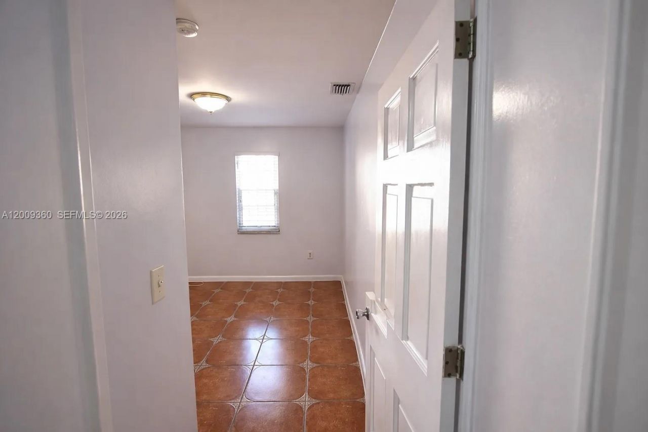2544 SW 20th St, Unit 2544, Miami, FL 33145 Photo