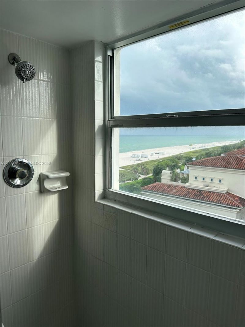 6039 Collins Ave, Unit 826, Miami Beach, FL 33140 Photo