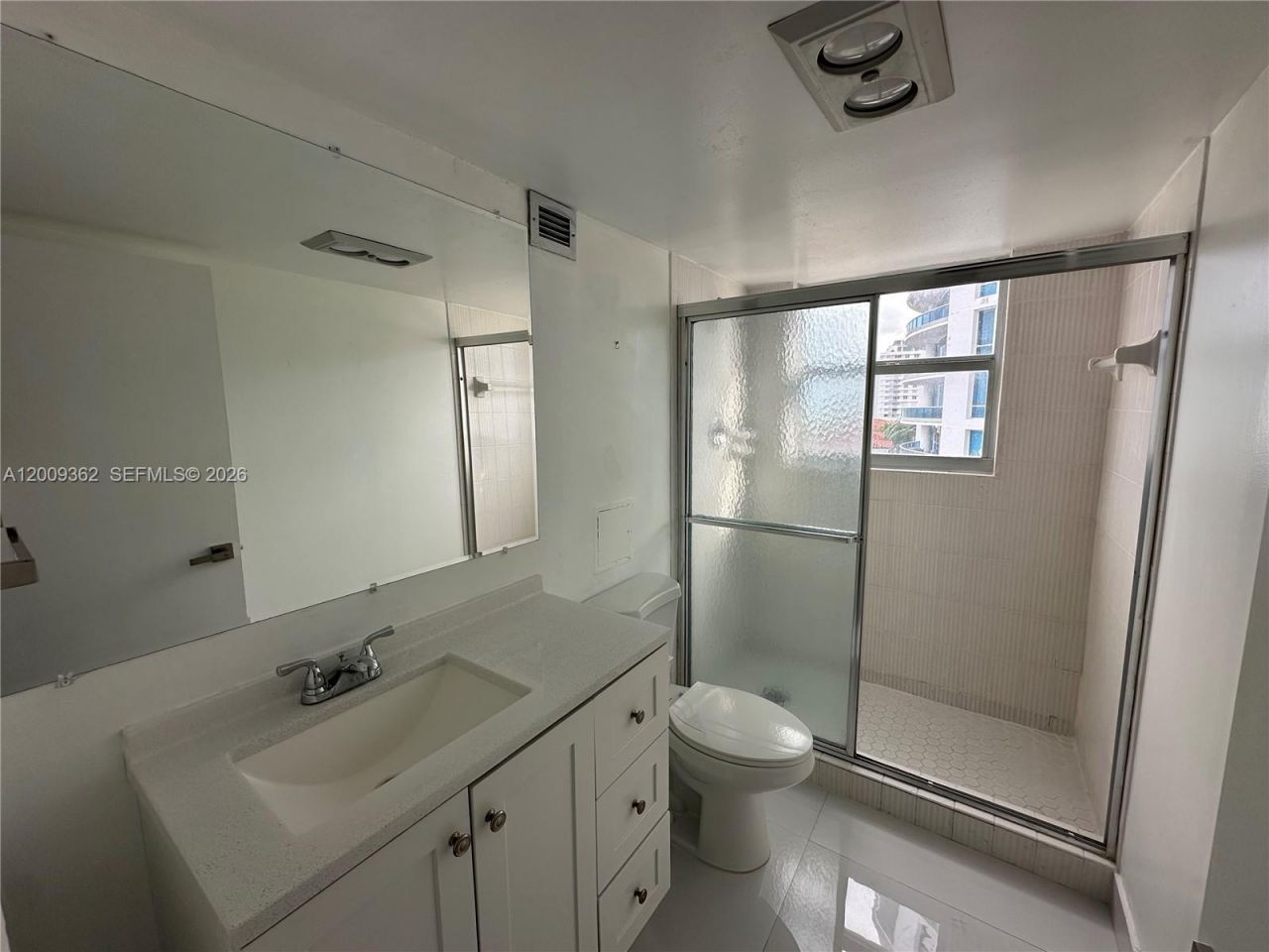 6039 Collins Ave, Unit 826, Miami Beach, FL 33140 Photo