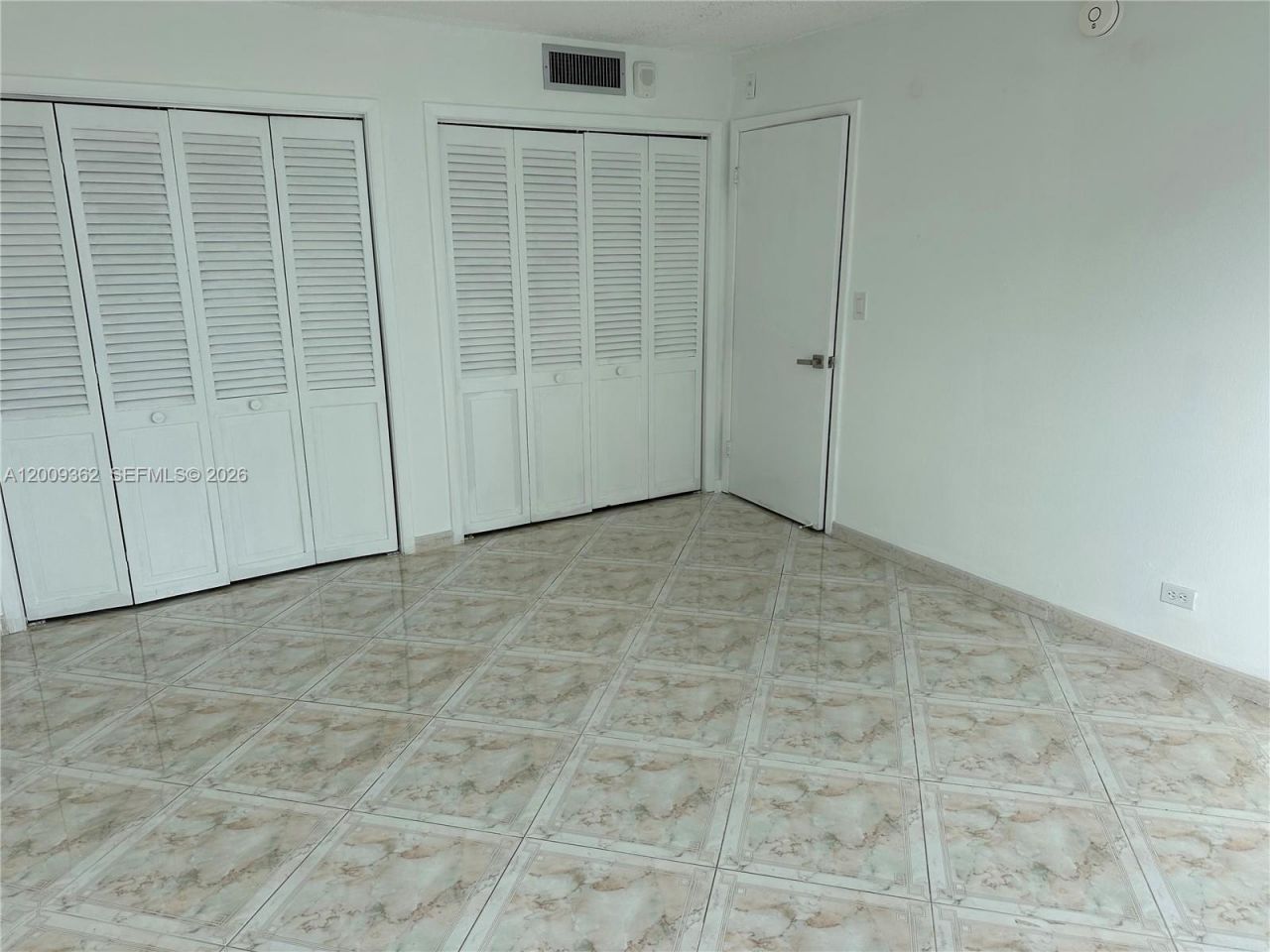 6039 Collins Ave, Unit 826, Miami Beach, FL 33140 Photo