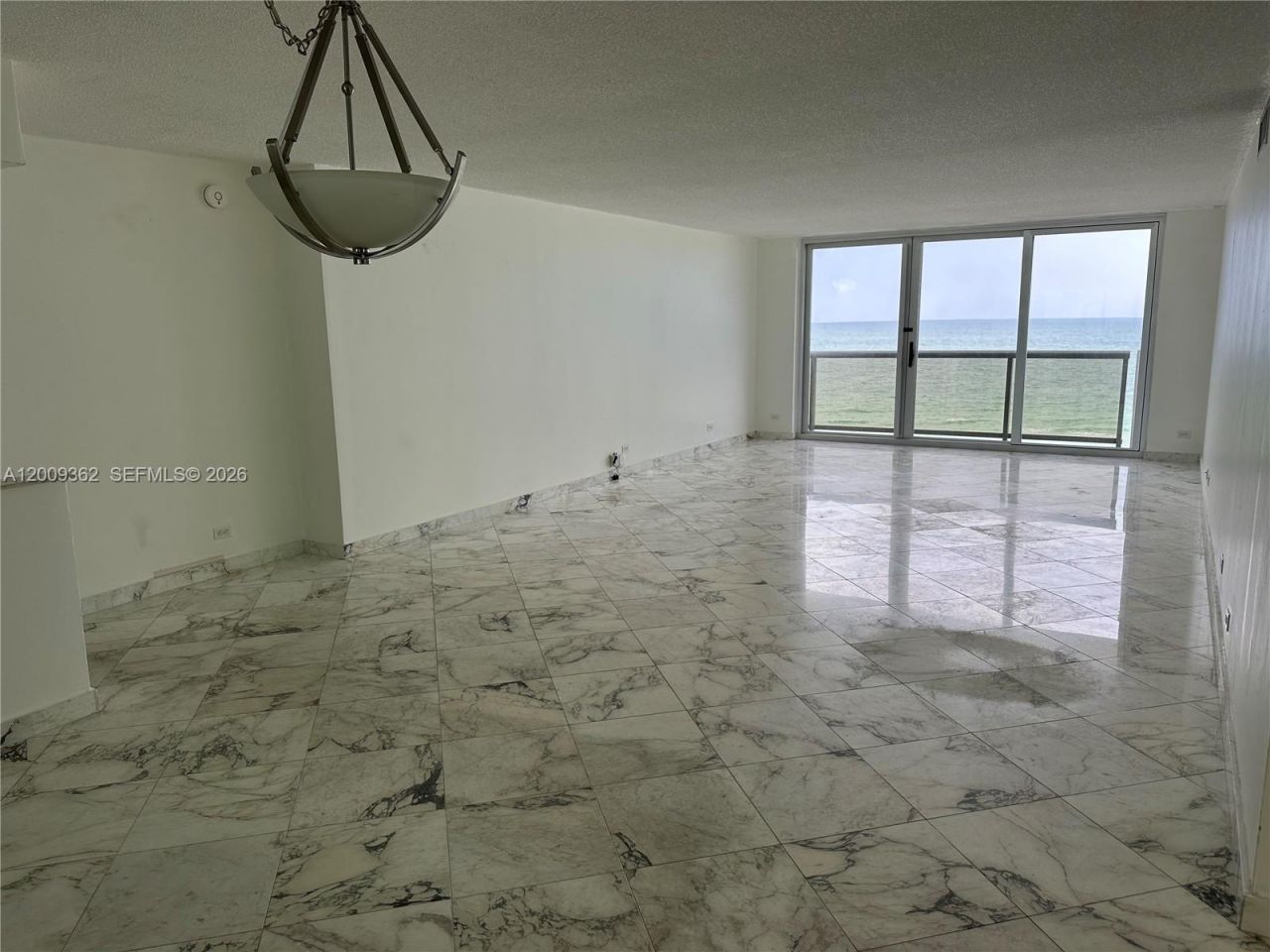6039 Collins Ave, Unit 826, Miami Beach, FL 33140 Photo