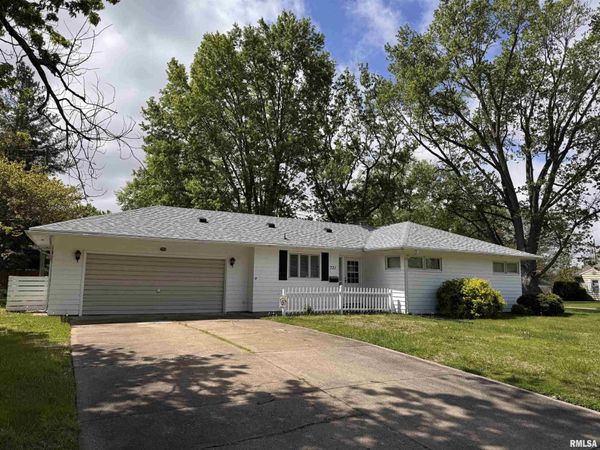 731 MADELYN Avenue, Macomb, IL 61455