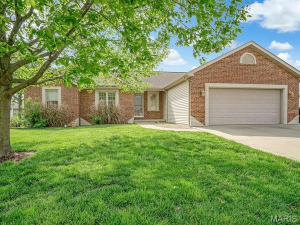 1051 White Oak Drive, Red Bud, IL 62278