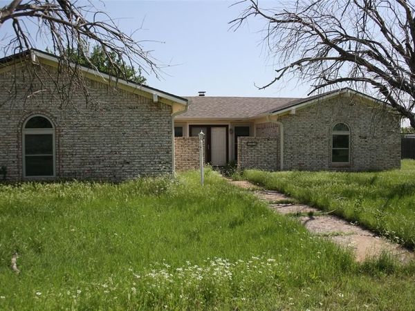 103 Wolf Circle, Graham, TX 76450
