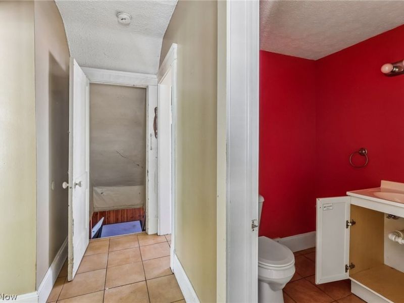 6821 Fleet Avenue, Cleveland, OH 44105 Photo 23