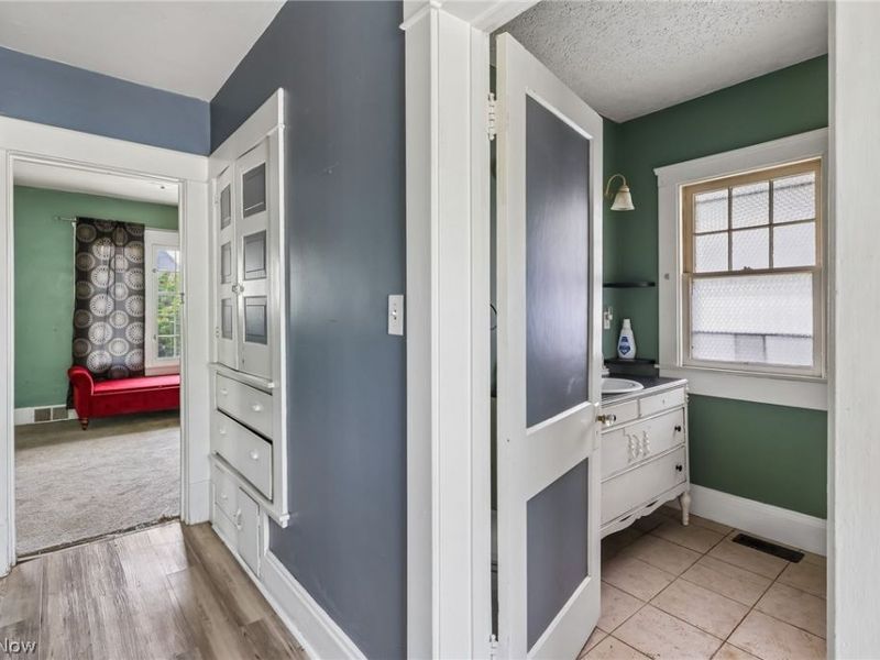 6821 Fleet Avenue, Cleveland, OH 44105 Photo 27