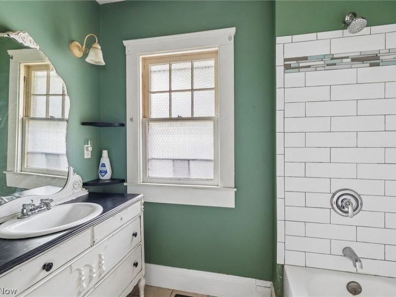 6821 Fleet Avenue, Cleveland, OH 44105 Photo 28