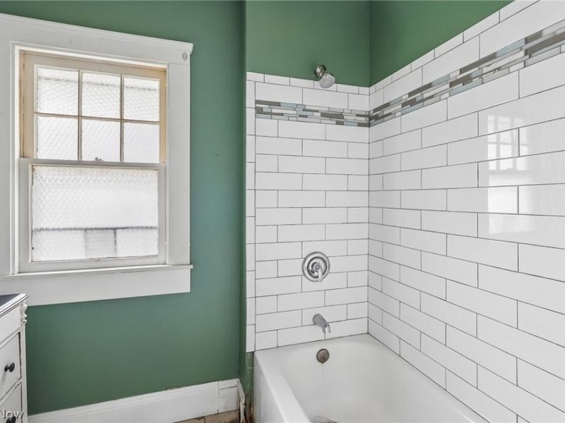 6821 Fleet Avenue, Cleveland, OH 44105 Photo 31