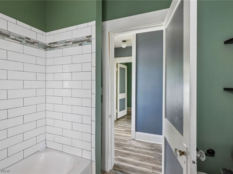 6821 Fleet Avenue, Cleveland, OH 44105 Photo 32