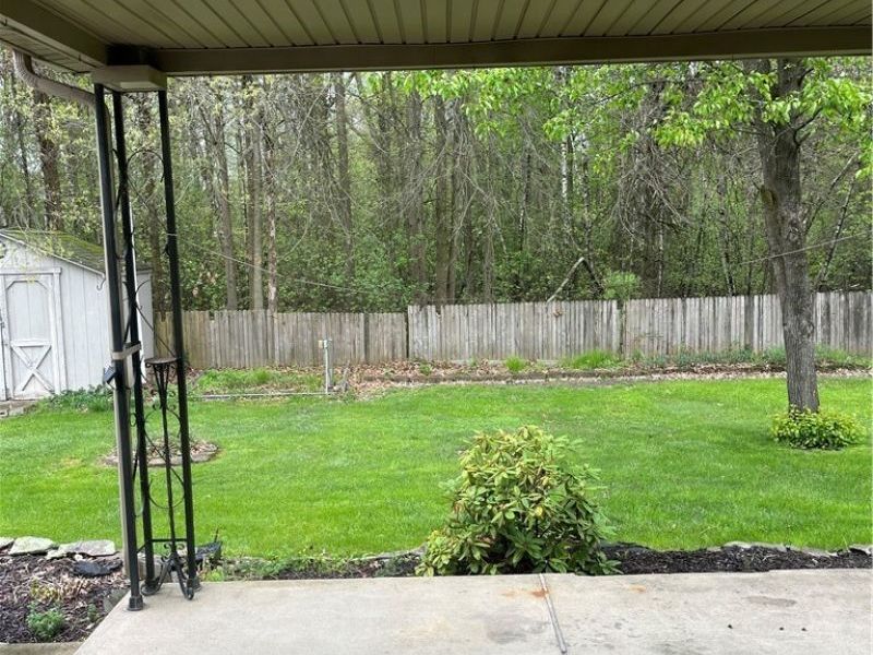 1501 Birch Run Drive NE, Warren, OH 44483 Photo 12
