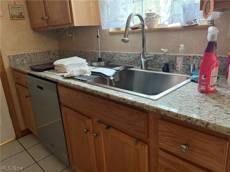 1501 Birch Run Drive NE, Warren, OH 44483 Photo 6