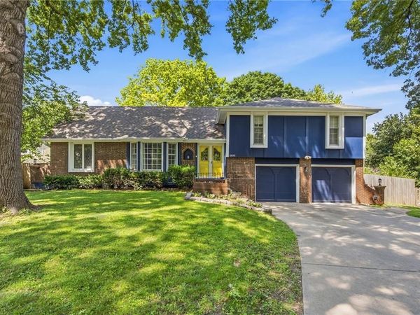 8845 Nall Avenue, Overland Park, KS 66207