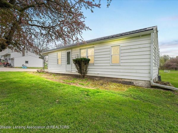 5662 E Clark Road, Bath, MI 48808