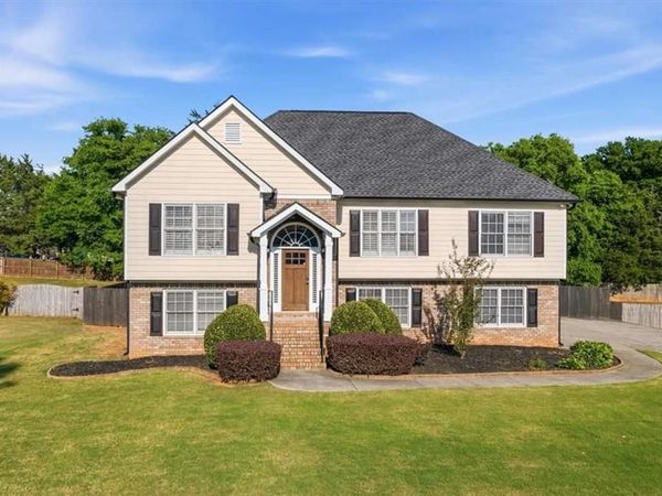 17 Colonial Circle, Cartersville, GA 30120