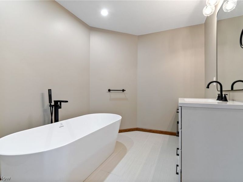 9466 Beryl Street NW, Massillon, OH 44646 Photo 16