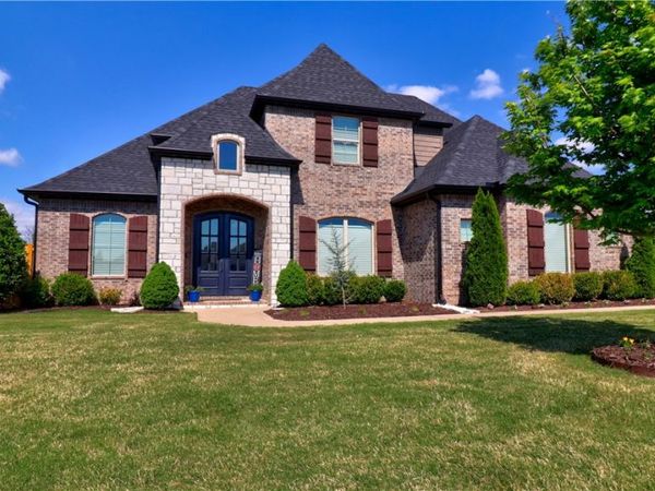 940 Via Firenze Avenue, Tontitown, AR 72762