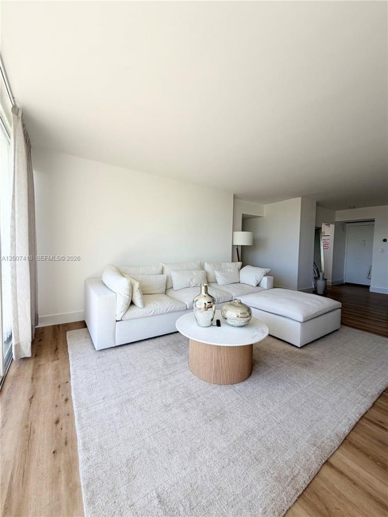 3701 N Country Club Dr , Unit 607, Aventura, FL 33180 Photo