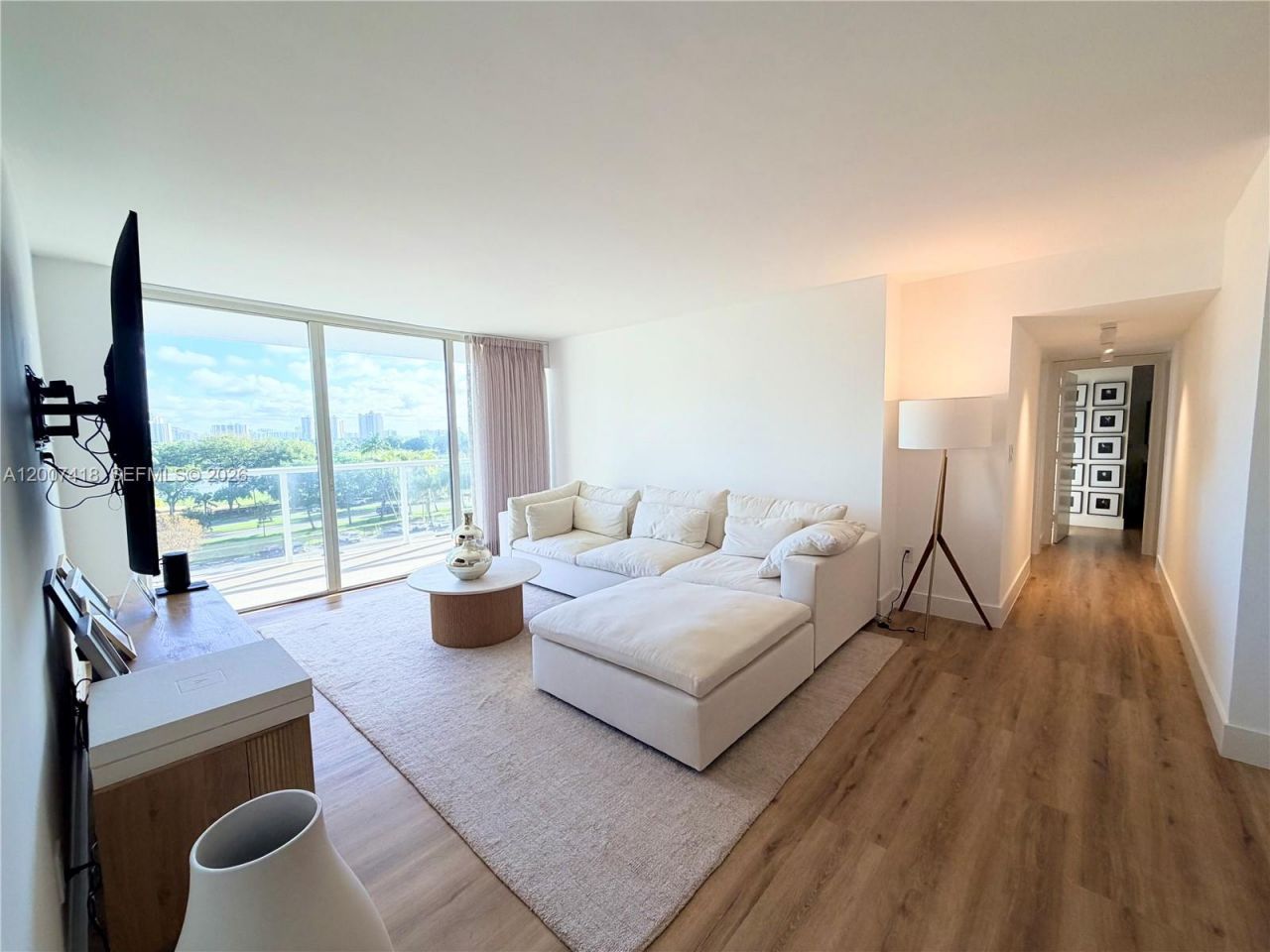 3701 N Country Club Dr , Unit 607, Aventura, FL 33180 Photo