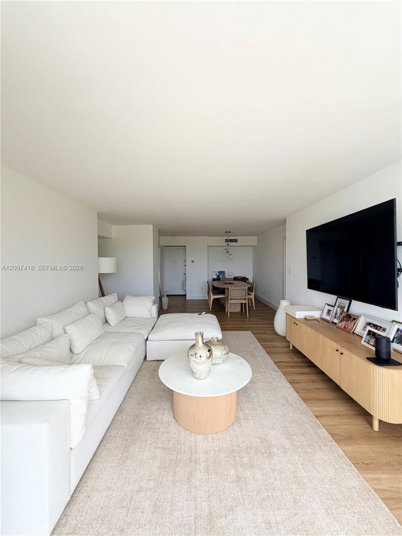 3701 N Country Club Dr , Unit 607, Aventura, FL 33180 Photo