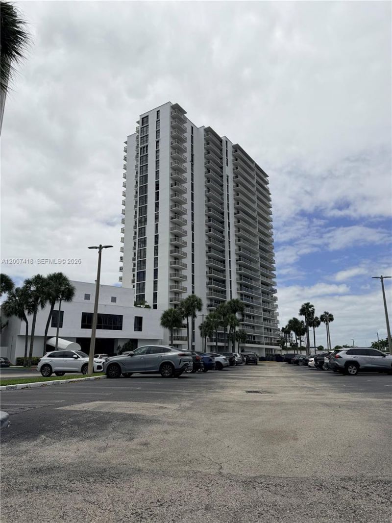 3701 N Country Club Dr , Unit 607, Aventura, FL 33180 Photo